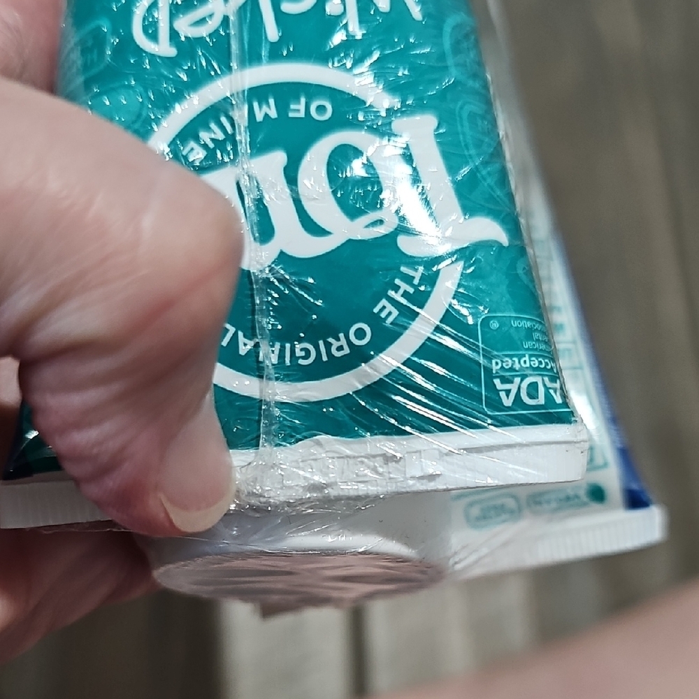 Toms Wicked Cool! Natural Toothpaste - Green - Picture 4 of 4